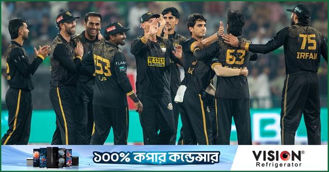 শেষ ওভারের রোমাঞ্চে ফাইনালে হায়দরাবাদ