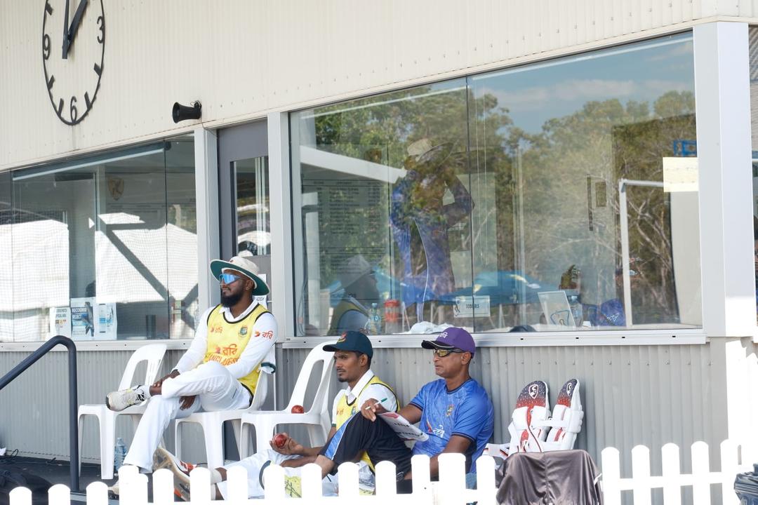 Scenes from Bangladesh Dressing room ©CA