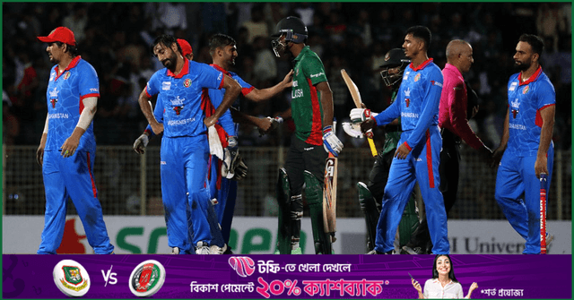 ভেজা বলকে দায় দিলেন রশিদ 