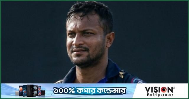 ঘূর্ণি জাদুতে সাকিবের জোড়া উইকেট, অল্প রানে আটকা ডাম্বুলা
