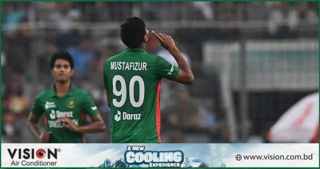 ১০০ উইকেটের মাইলফলক ছুঁয়ে স্মারক পেলেন মুস্তাফিজ 