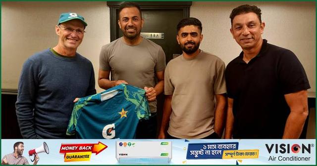 ইংল্যান্ড সিরিজের আগে পাকিস্তান দলের সাথে যোগ দিলেন কারস্টেন