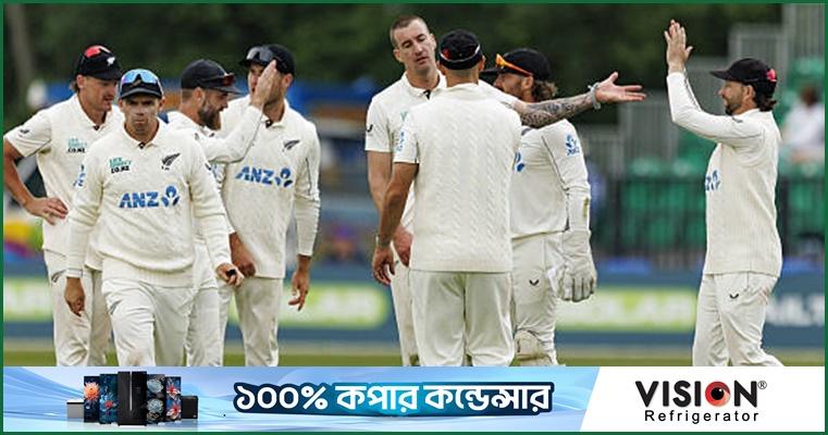 স্মিথের ফাইফার, ইনিংস হারের শঙ্কায় আয়ারল্যান্ড