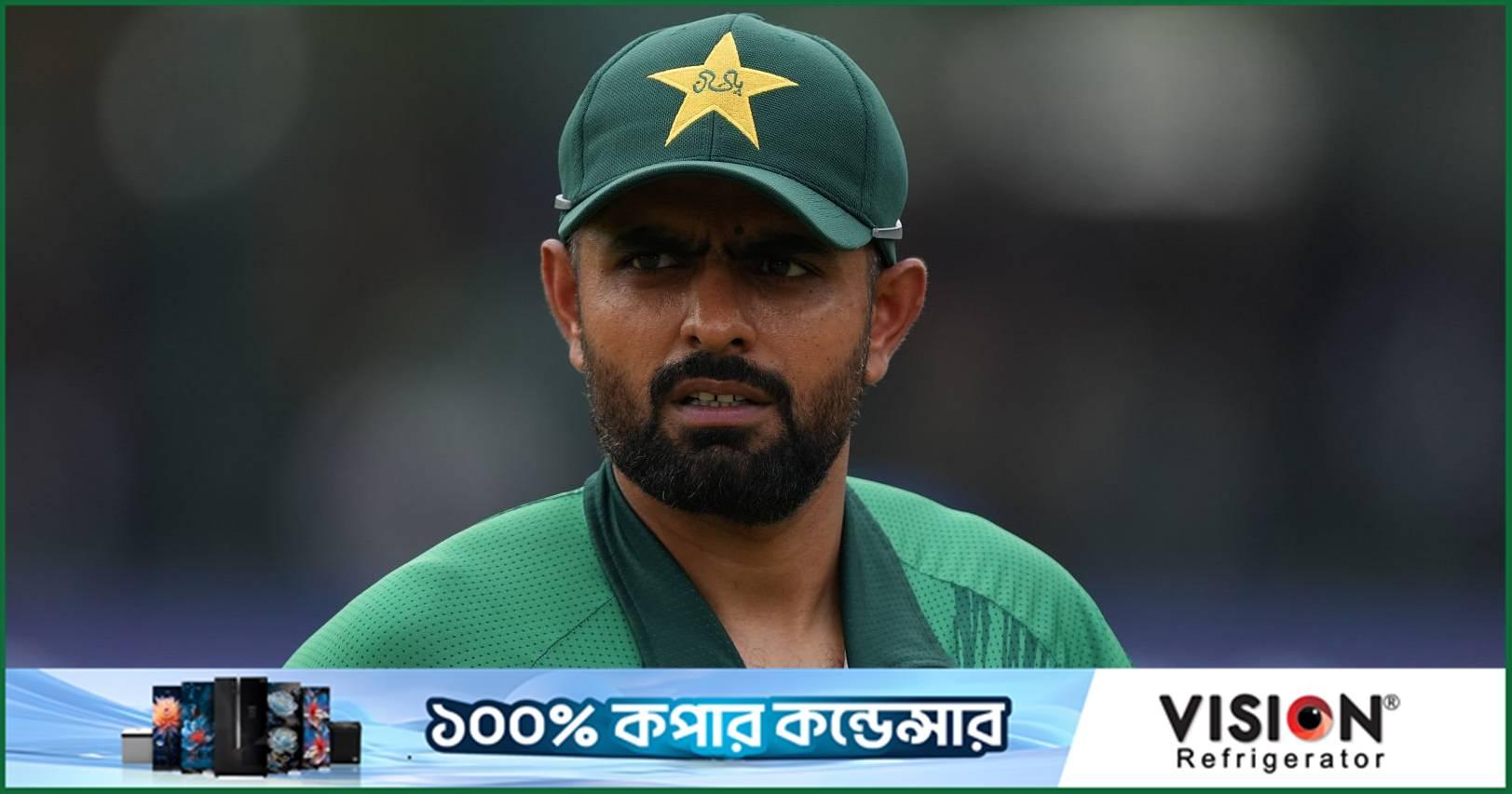 নামিবিয়া ম্যাচে কেন ব্যাটিং দেওয়া হয়নি বাবরকে, জানালেন হেসন