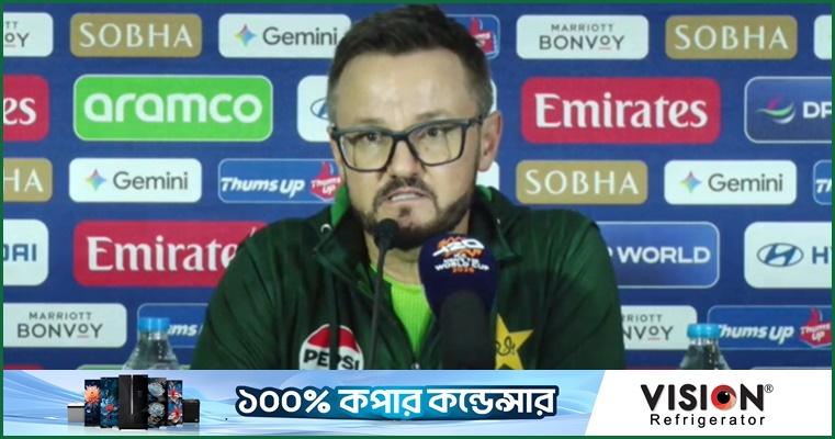 পিচ নয়, নিজেদের দুষছেন হেসন