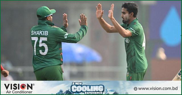বোলারদেরকে জয়ের কৃতিত্ব দিচ্ছেন সাকিব